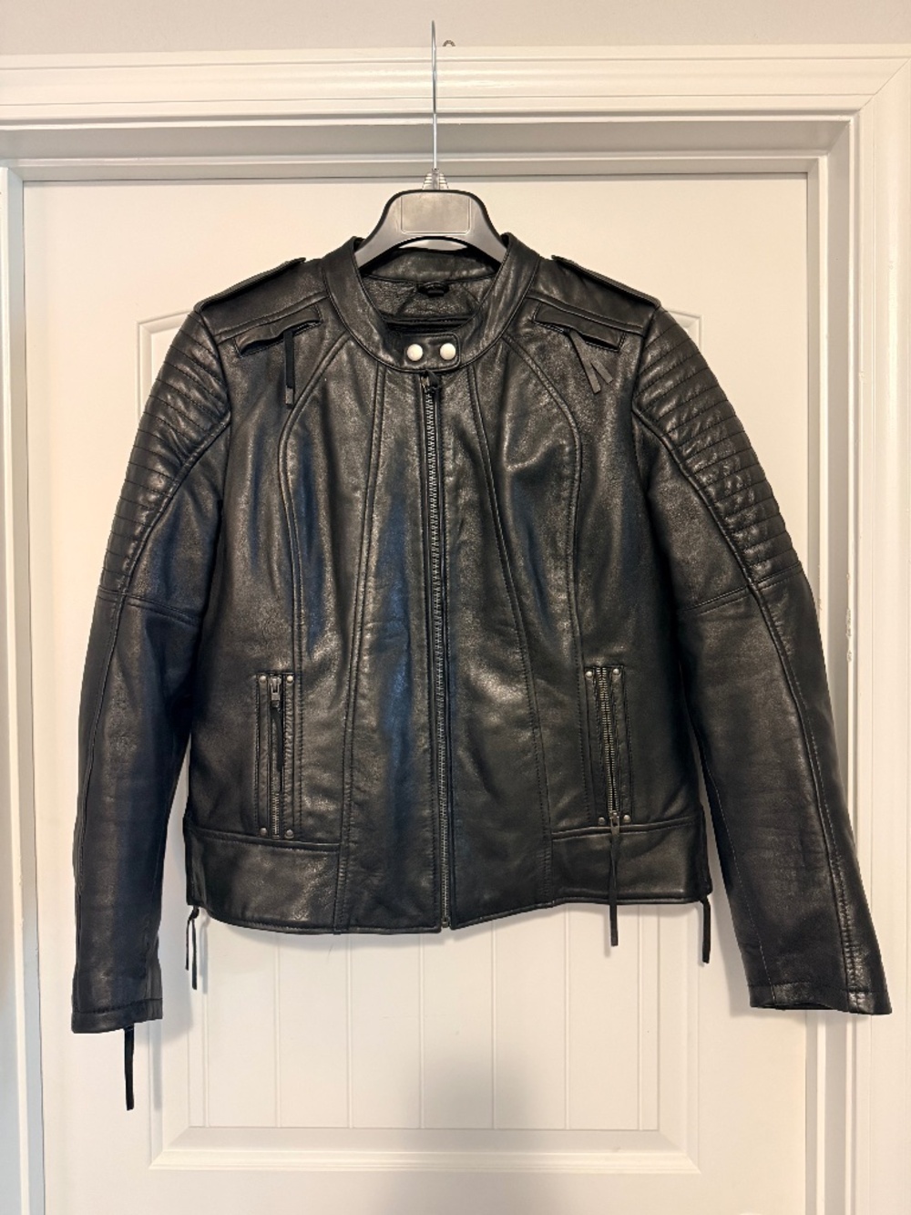 WOMEN'S MOTORCYCLE LEATHER JACKET (L)